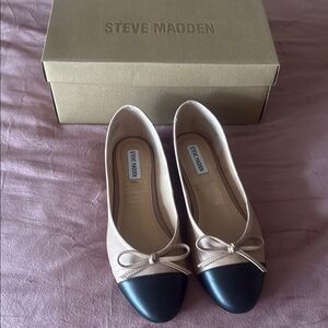 Steve Madden Women's Tan and Black Flats